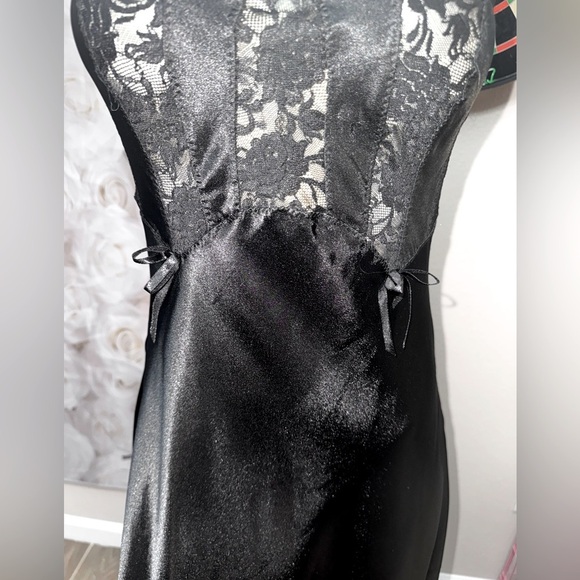 gorgeous satin and lace bodice Cabernet black alluring midi nightgown size Small - Picture 7 of 16